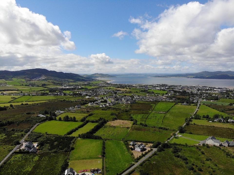 Sally'S Vineyard Buncrana Bagian luar foto